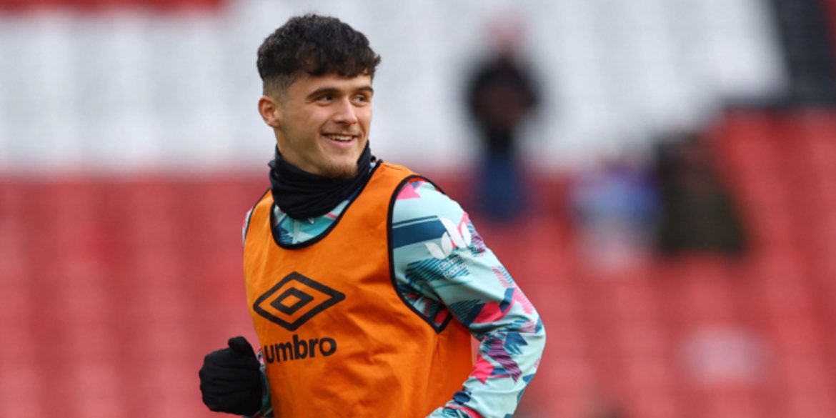 Leeds set sights on signing £30k-p/w Ryan Giles alternative