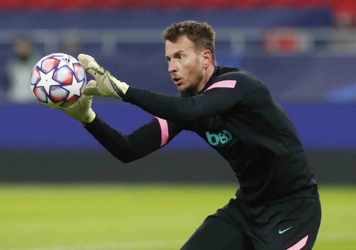 Neto has formal offer from West Ham